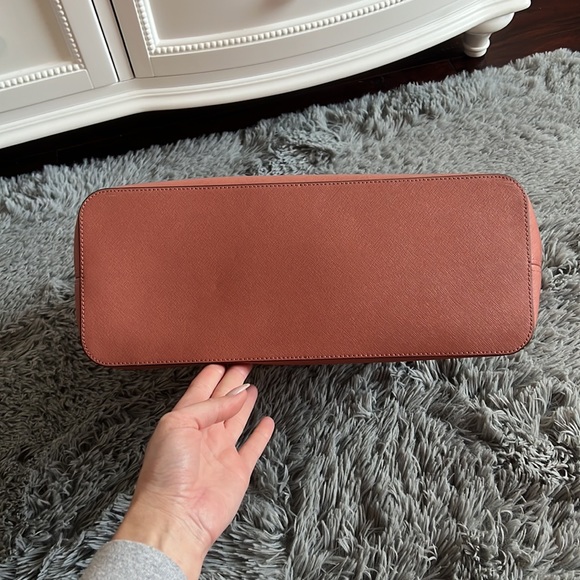 Michael Kors Tote Bag - Picture 10 of 14